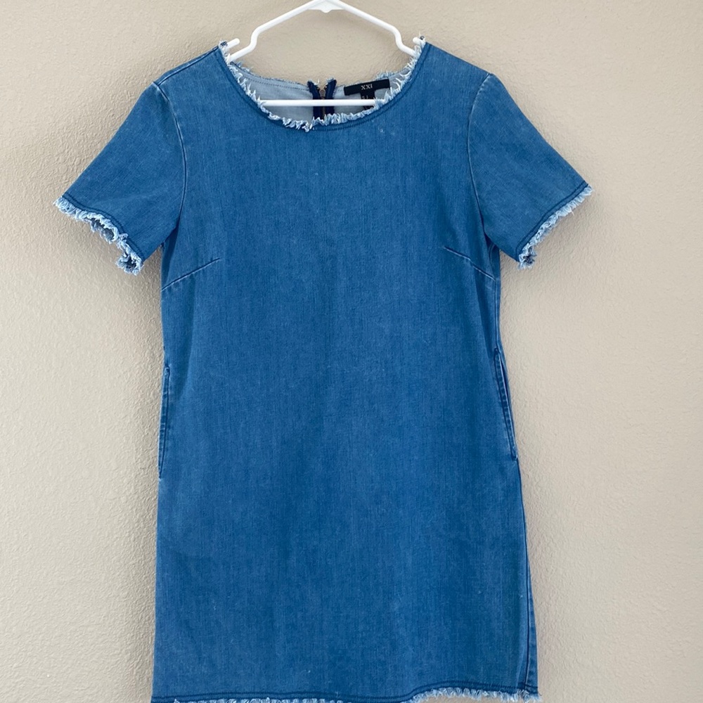 Women's Frayed Denim Dress Size: Small